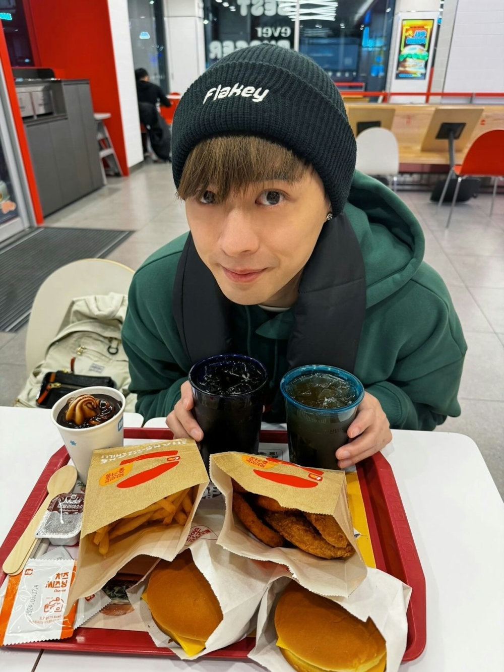 日前Frankie在社交平台晒出多張在韓國旅行的照片