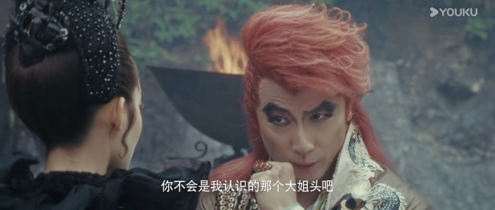 方力申在《鬥轉乾坤》中飾演「六耳獼猴」一角，但從電影流出的影片中就見其造型就極為浮誇