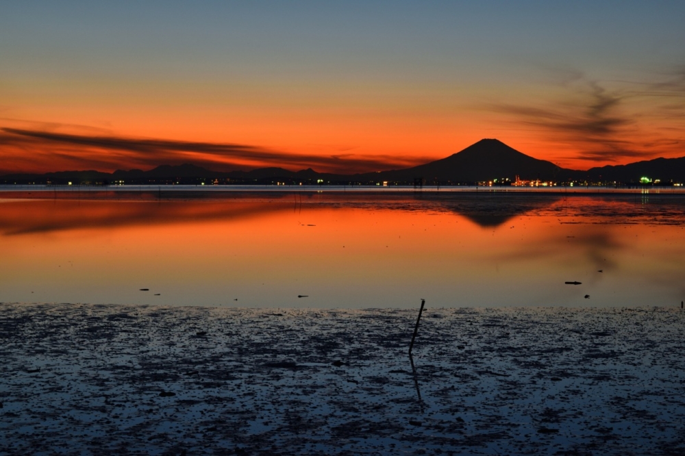 喺千葉縣嘅江川海岸亦係近年新興嘅景點,夕陽時份橙黃色嘅天空同大海真係超靚!