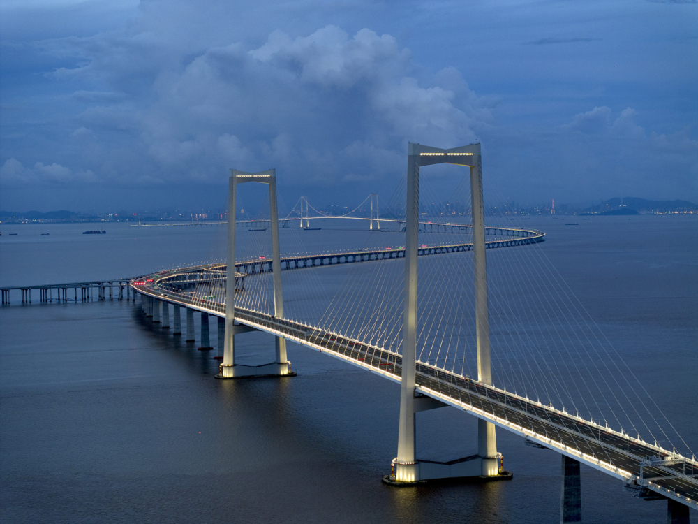 深圳直通中山的巴士，可選擇上車時現場購票或網上預約購票。