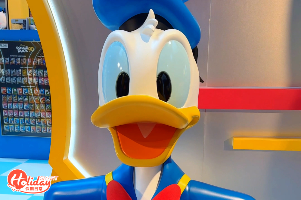 1.6米高的唐老鴨。