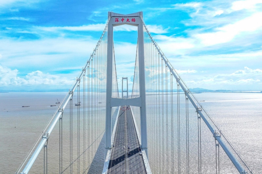 除了自駕，亦可選擇乘搭經深中通道深圳往返中山的跨市巴士線。