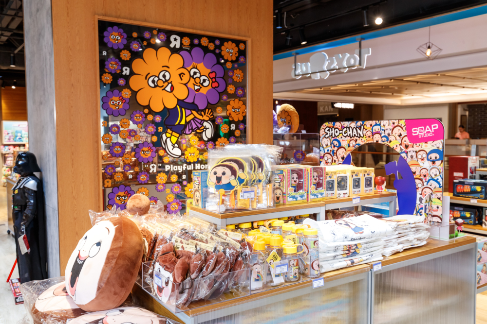 這區集合了可愛、人氣、潮品等精品玩具擺設