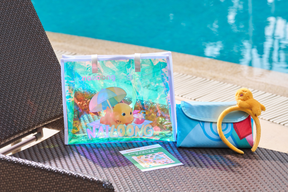 入住奶龍期間限定主題豪華海景客房更可獲贈限定奶龍迎賓禮品包