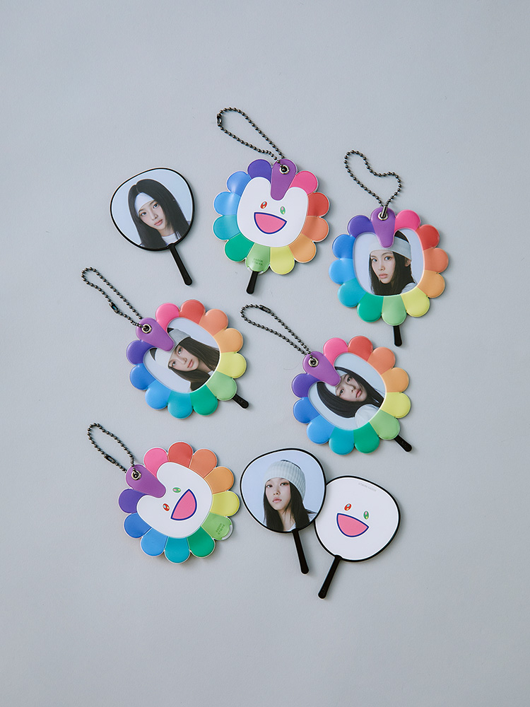 NewJeans x MURAKAMI 扇子吊飾每個港幣$99（共五款）