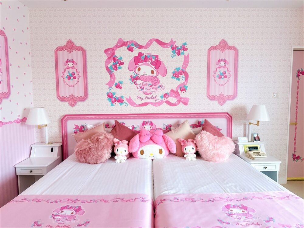 牆身、床單等都滿佈Melody嘅蹤影，而且仲有Melody咕𠱸同公仔添！