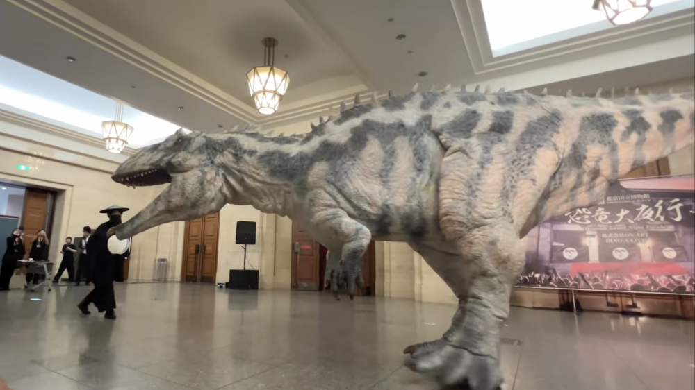 東京國立博物館與日本製作公司ON-ART合作，使用後者開發的「DINO-A-LIVE」專利打造恐龍型機械裝置，重現真實存在的恐龍生態！