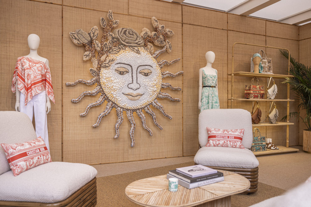 另外賓客亦可於水療中心內選購品牌系列香水、化妝品與護膚產品