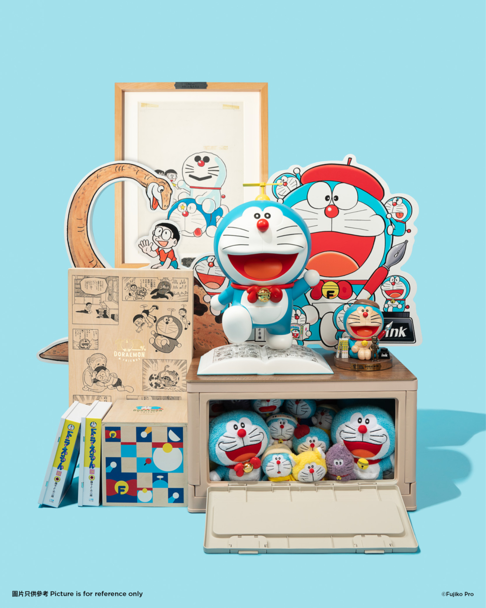 「100%多啦A夢&FRIENDS」巡迴特展系列紀念品於即日起在DDT Store網上搶先開售，訂購商品提供國際寄送並岀貨配送。