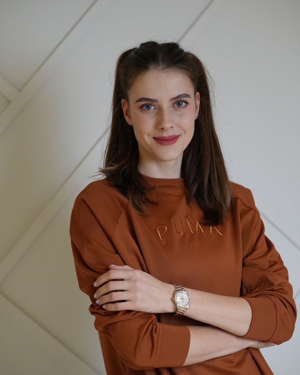 除了實力驚人，Yaroslava Mahuchikh以高顏值及180cm高挑身高，獲封新一代跳高女神！