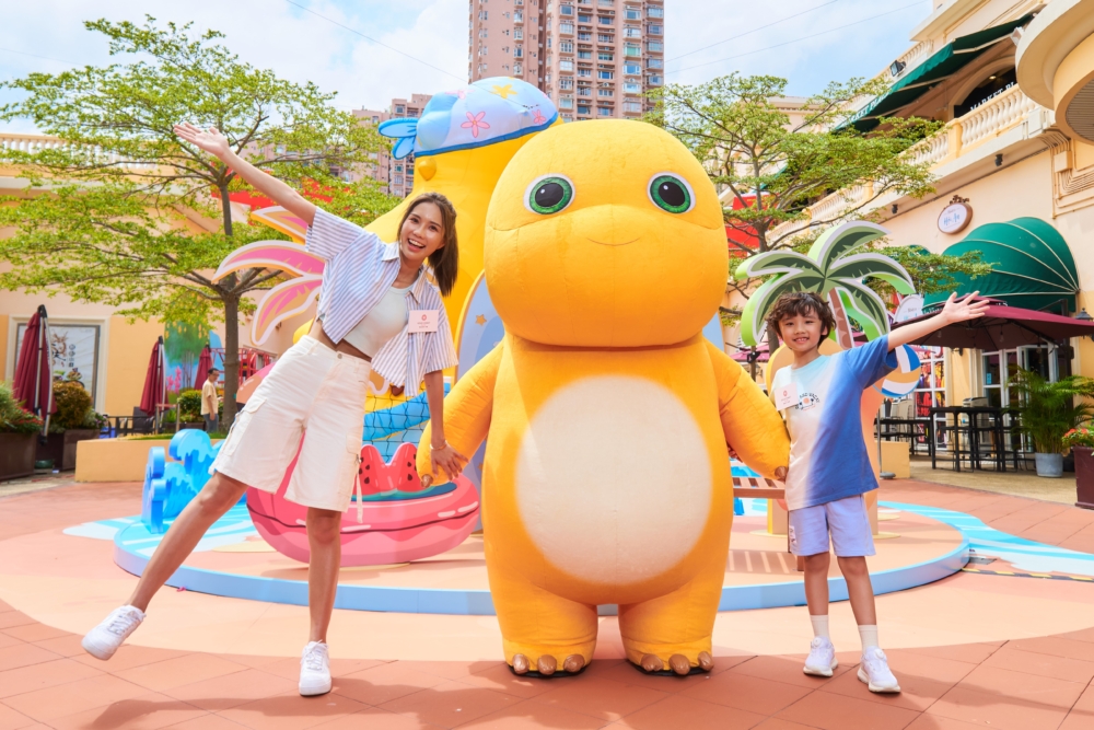 8月10、11日奶龍人偶更會在黃金海岸酒店及黃金海岸商場隆重登場，與粉絲們互動及合照！