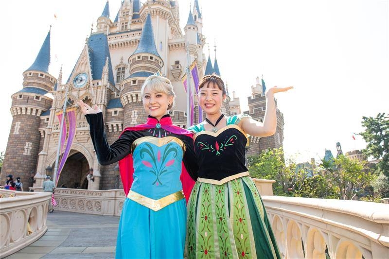 每年萬聖節期間都會解禁主題裝扮的限制，一年一次開放大家在樂園內裝扮成自己喜歡的迪士尼角色～