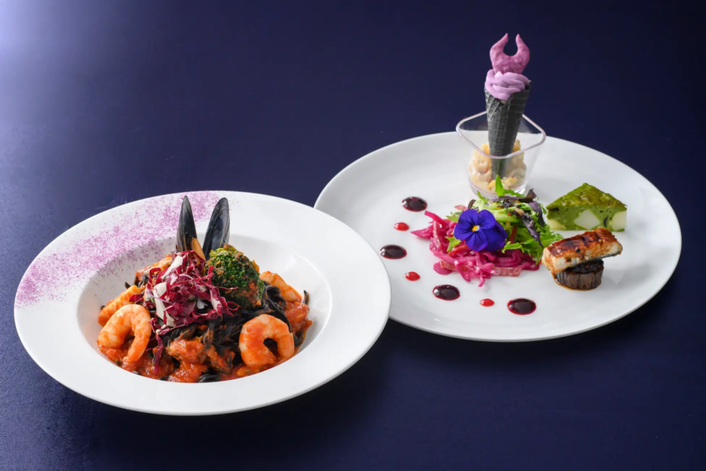 迪士尼樂園及迪士尼海洋於9月1日起，推出多款採用南瓜及栗子等秋季食材，並融入節慶元素的萬聖節限定餐點！