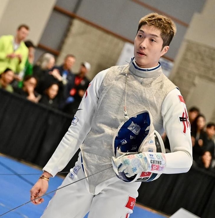 「劍神」張家朗繼2020東京奧運後第二次擔任開幕式港隊旗手！