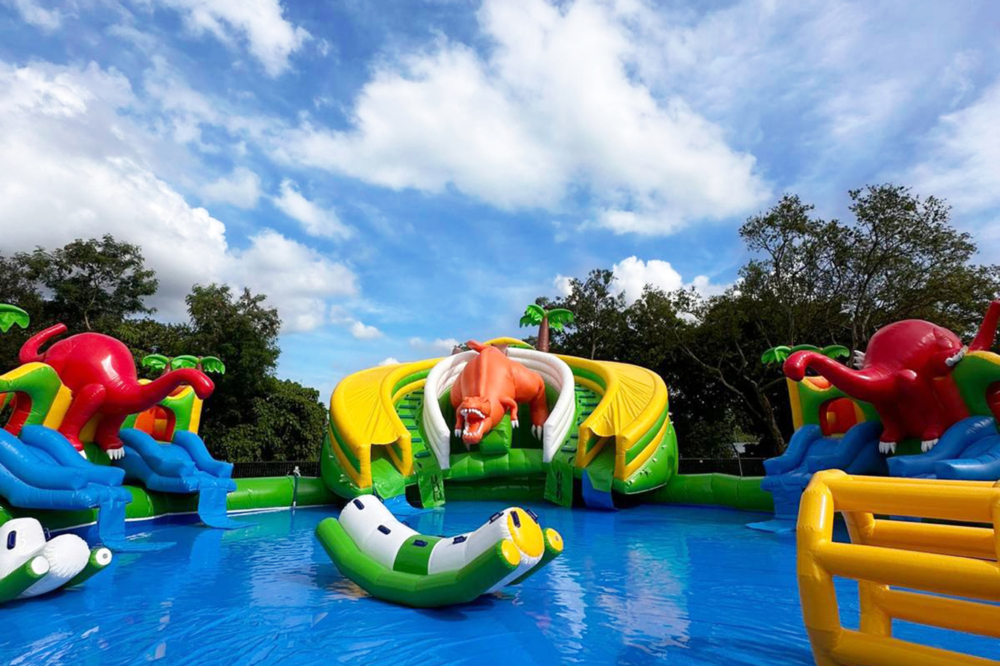 大埔大欖燒烤化身3萬呎恐龍水上樂園！