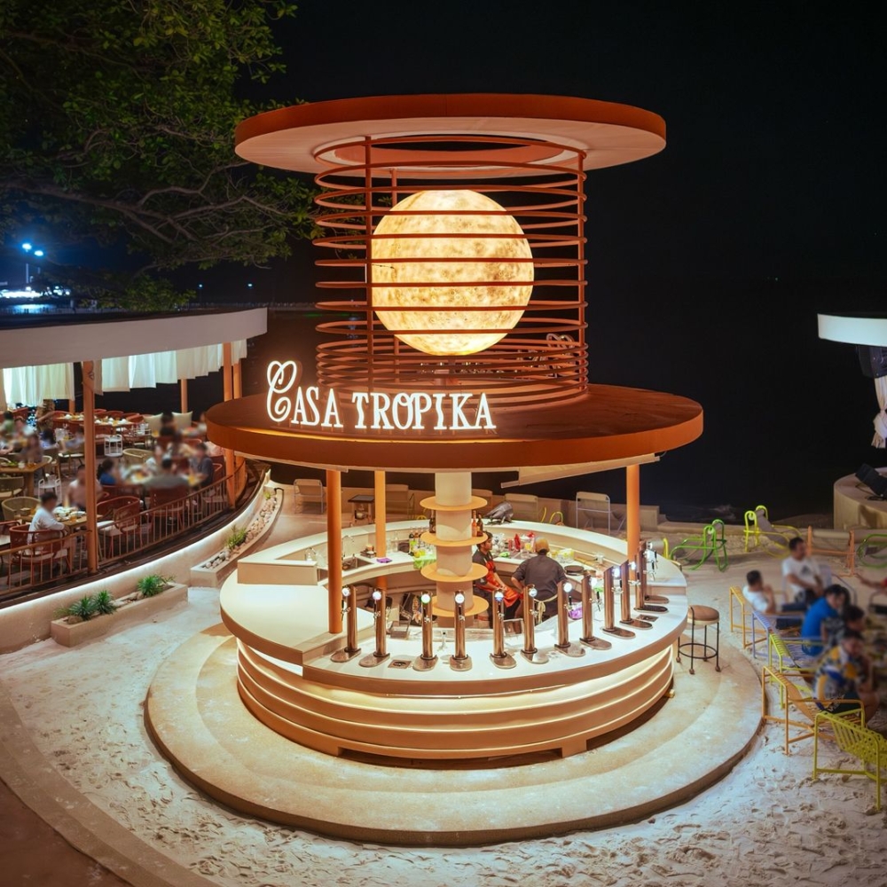 到了晚上「Casa Tropika」則會供應雞尾酒等酒類飲品