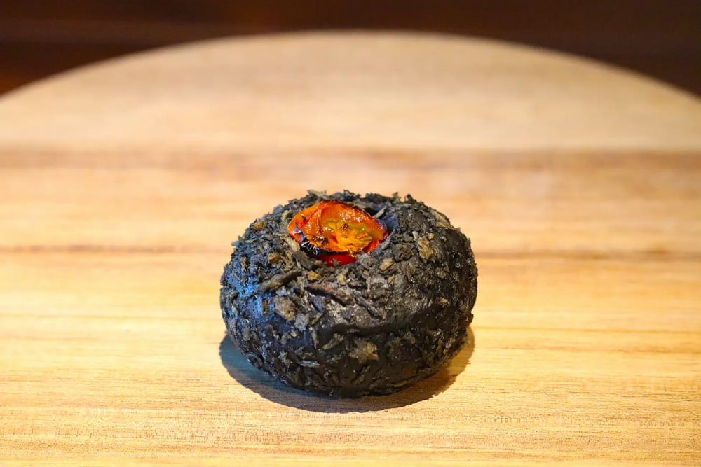 與「煤炭屎鬼」相似的咖哩飯黑可樂餅!