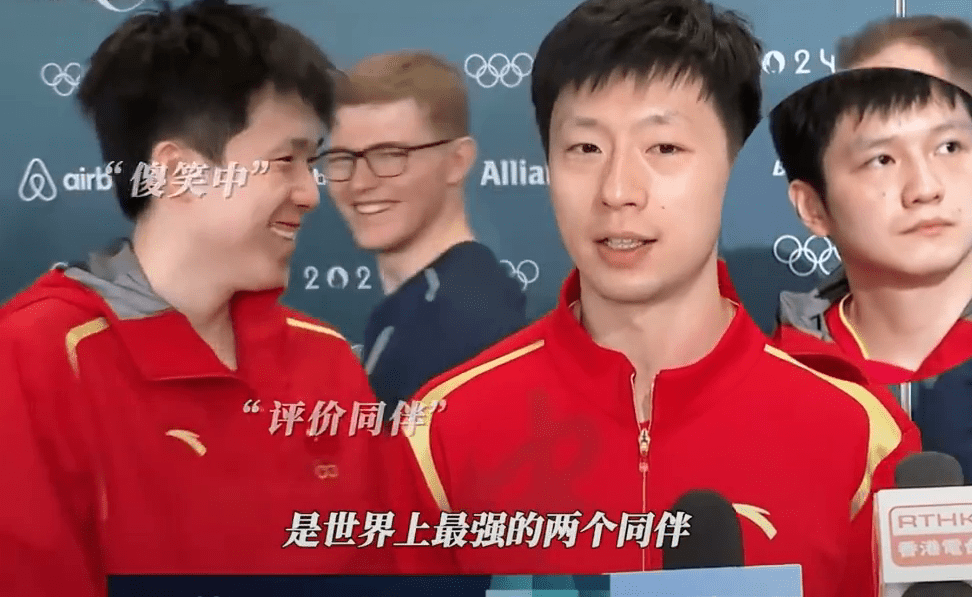 當落敗的法國對手走過，馬龍的隊友們亦有與對方示好