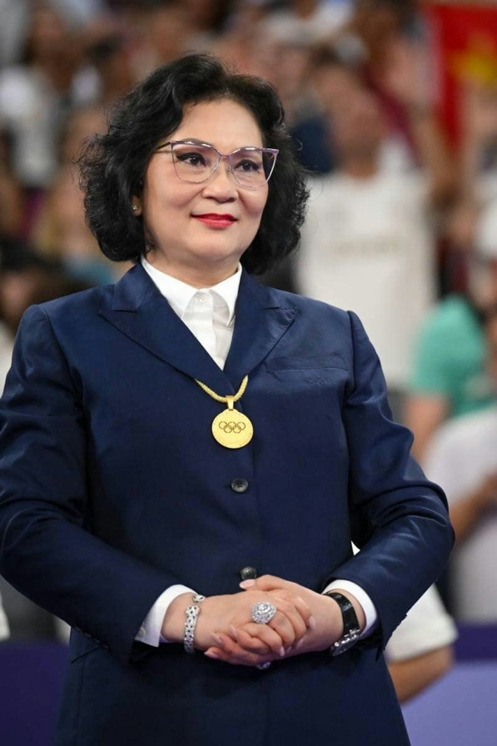 在其他照片中就見Patama頒獎典禮當日,手上金光閃閃,帶著鑽戒、名錶貴氣十足