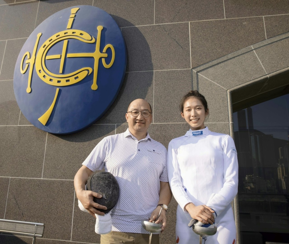 早前江旻憓便以新身分在杭州「共創明『Teen』」計劃的學習團活動中與記者會面