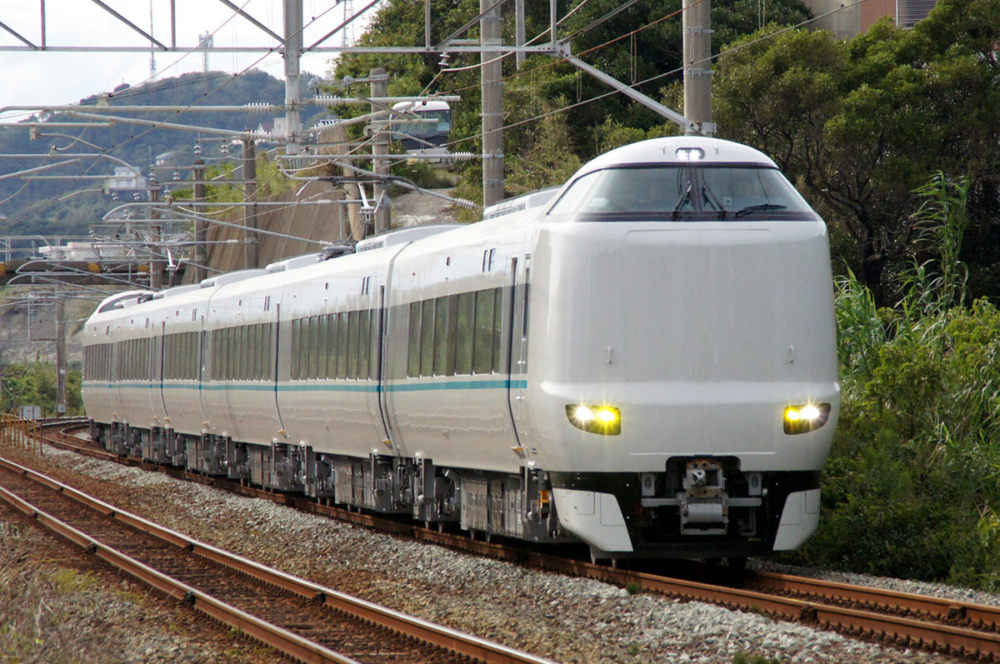 特急黑潮號(くろしお)和歌山站以南的紀勢本線間路段停駛。