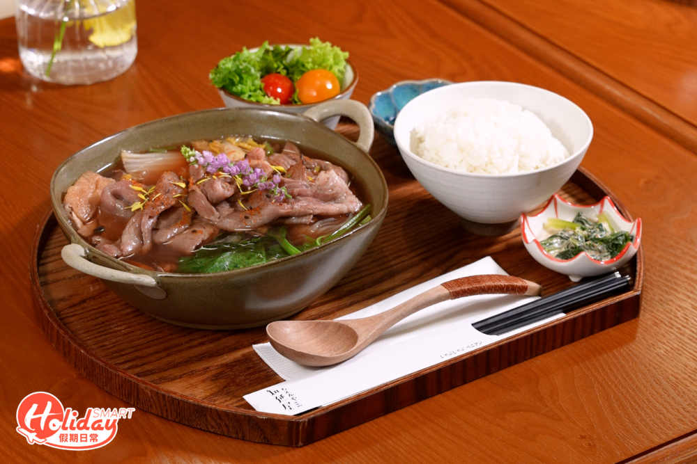 日本黑毛和牛A4肩脊肉鍋物定食份量足料,關東風壽喜燒湯底超香。