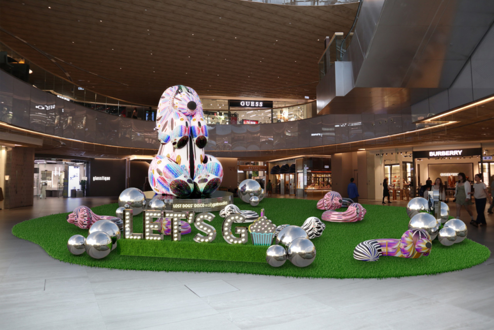 狗狗裝置不但眨著靈動的眼睛，更會發出充滿童趣的咕嚕咕嚕聲～