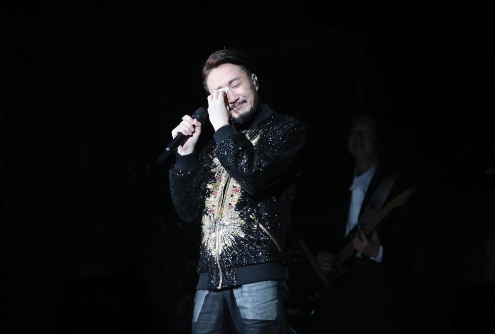 鄭中基在完成手上的工作後，將會在太太陪同下到美國參加戒酒中心療程