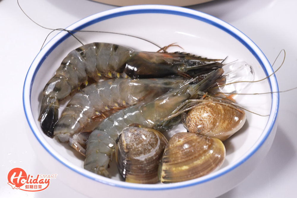 還有鮮蝦和蜆。