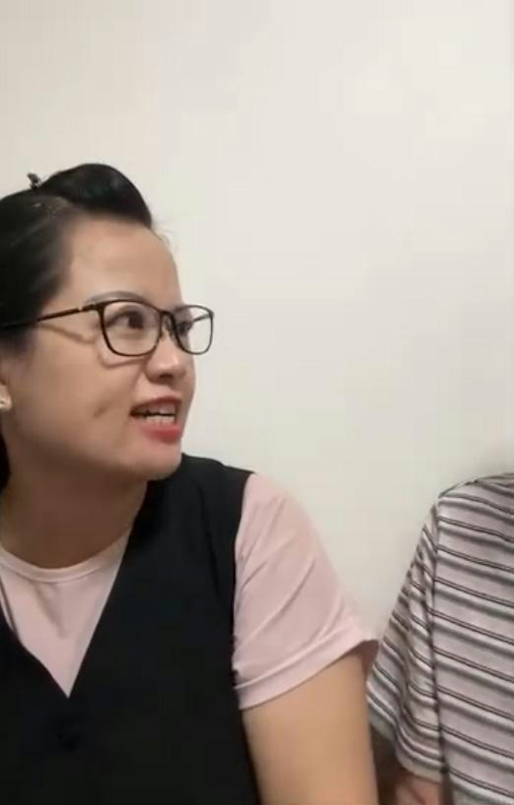 何太更當眾落丈夫臉指他房事不行,「一晚5次」已成為「歷史」!