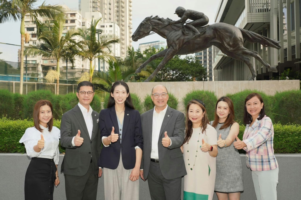 不過馬會未有公布江旻憓任職對外事務助理經理薪酬待遇,一切以官方公布為準。