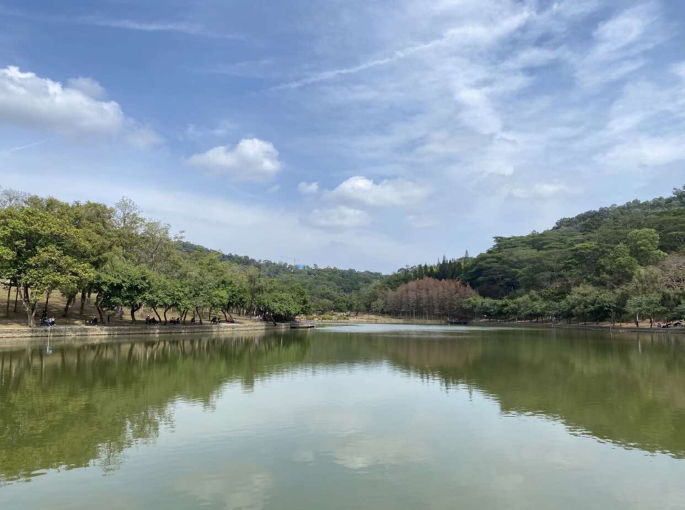 深圳蓮花山公園。