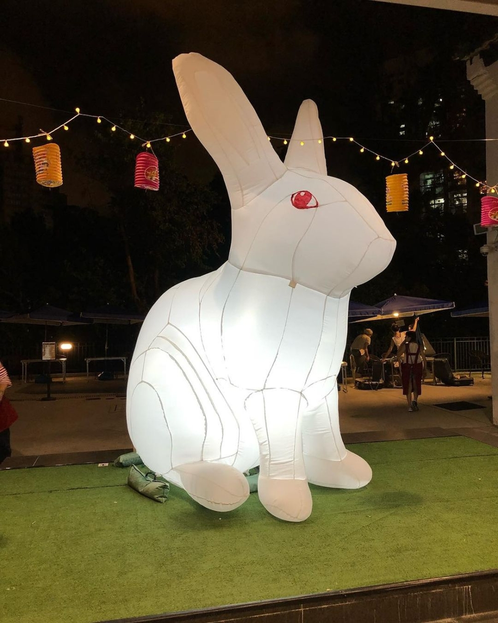 巨型插畫充氣打卡裝置！