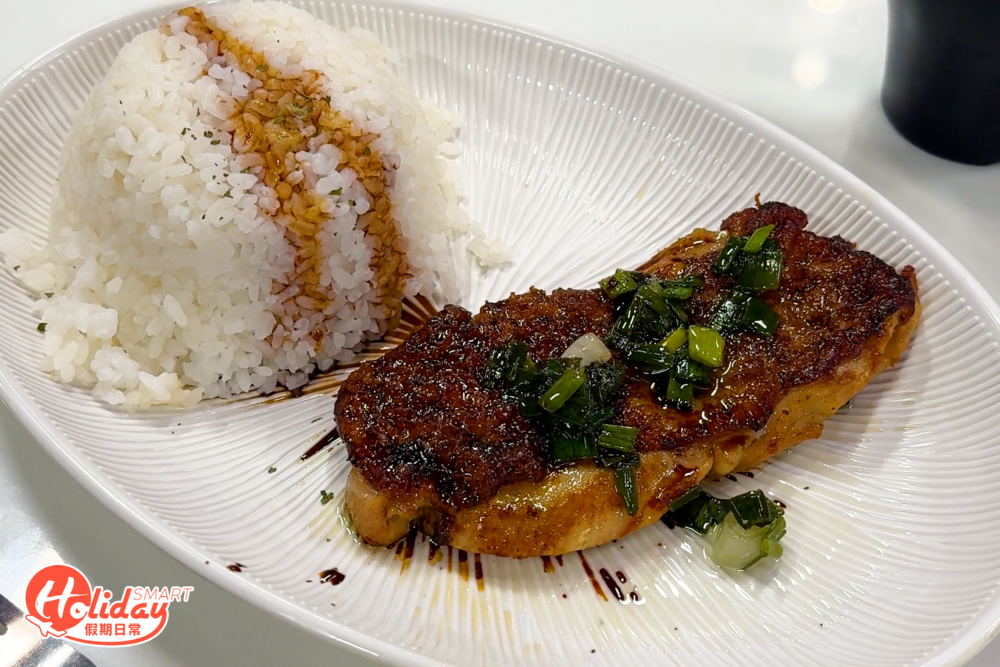 $29的蔥油雞扒飯,正常份量,雞扒油香味重。