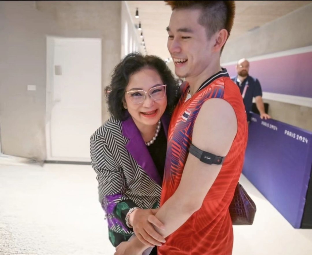 有網友發現她看似相當喜歡靚仔