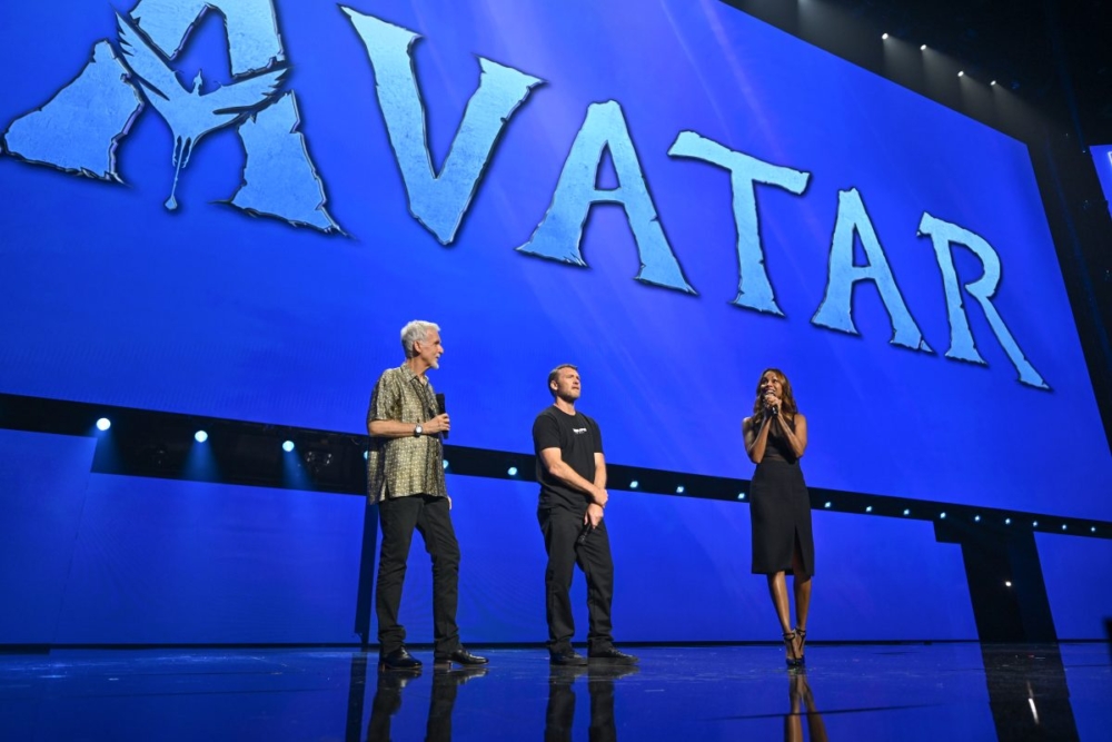 《阿凡達3》劇情將延續《阿凡達：水之道》，主角Jake一家遇到前所未有的危機，並會出現全新的火系種族「Ash People」，擁有比森林系及水系更強大力量的阿凡達！