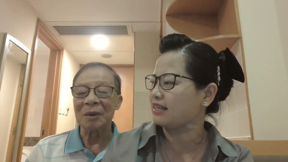 另外何太亦指出夫妻二人在住酒店期間遭到「逼害」