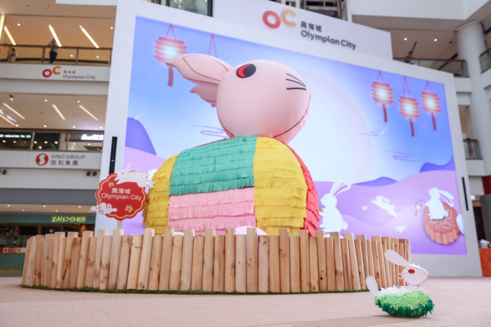 將傳統文化手藝「大白兔燈籠」放大100倍，打造3米高立體吹氣裝置！