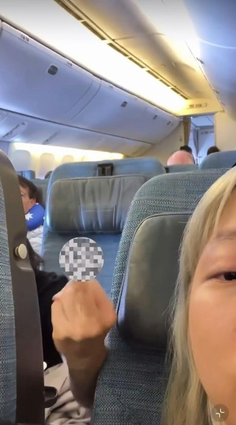 該名港婦甚至舉中指及以「大陸女」來稱呼該名內地女子