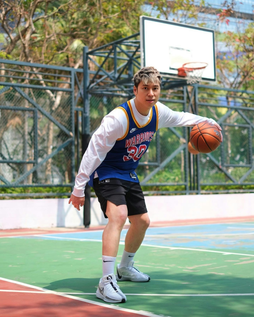 何振然私下亦相當喜愛運動是位陽光男孩