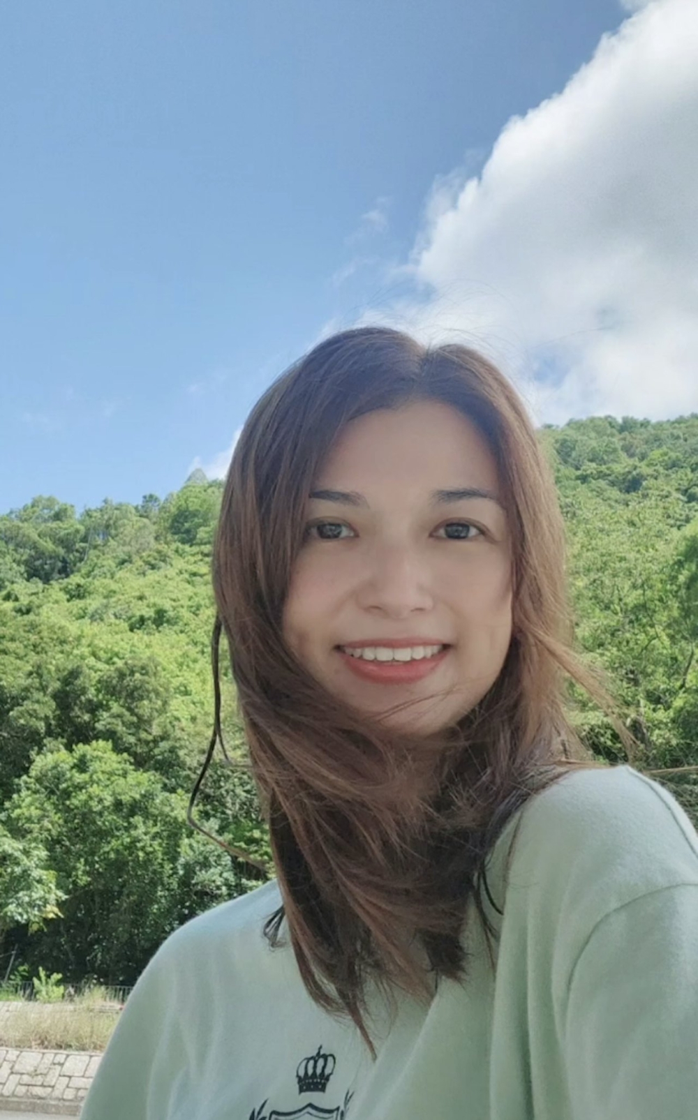 想不到翁貝怡看似年輕，但原來竟已經44歲