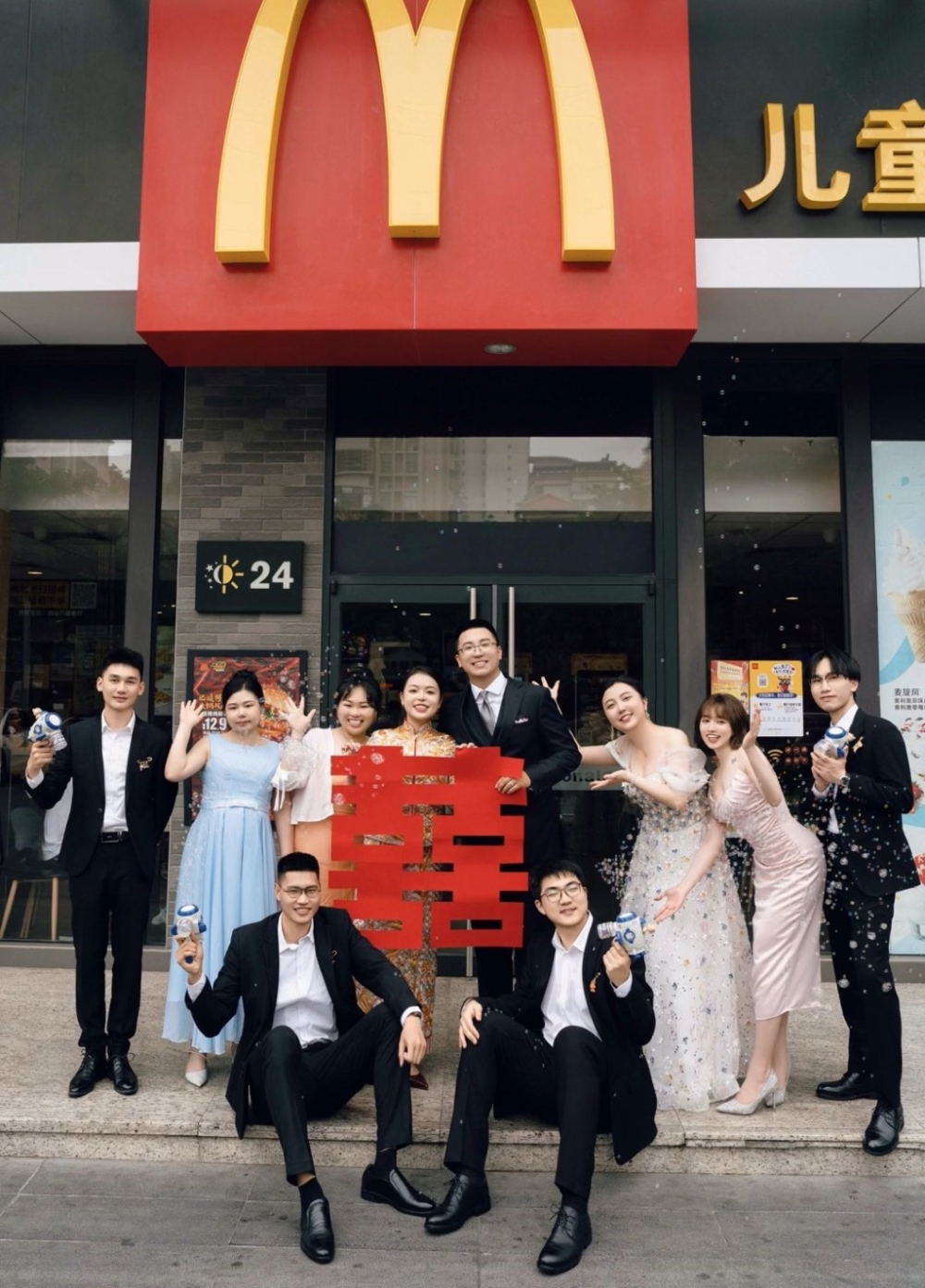 網友：「50蚊人情就夠 大家都開心」