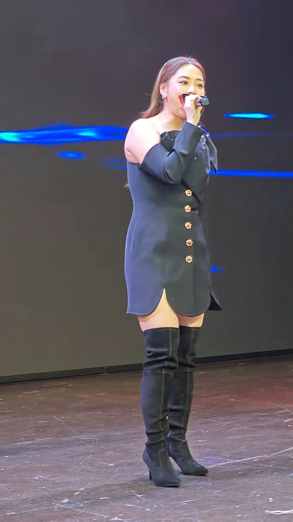 阿嬌昨天(23日)出席澳門的表演活動