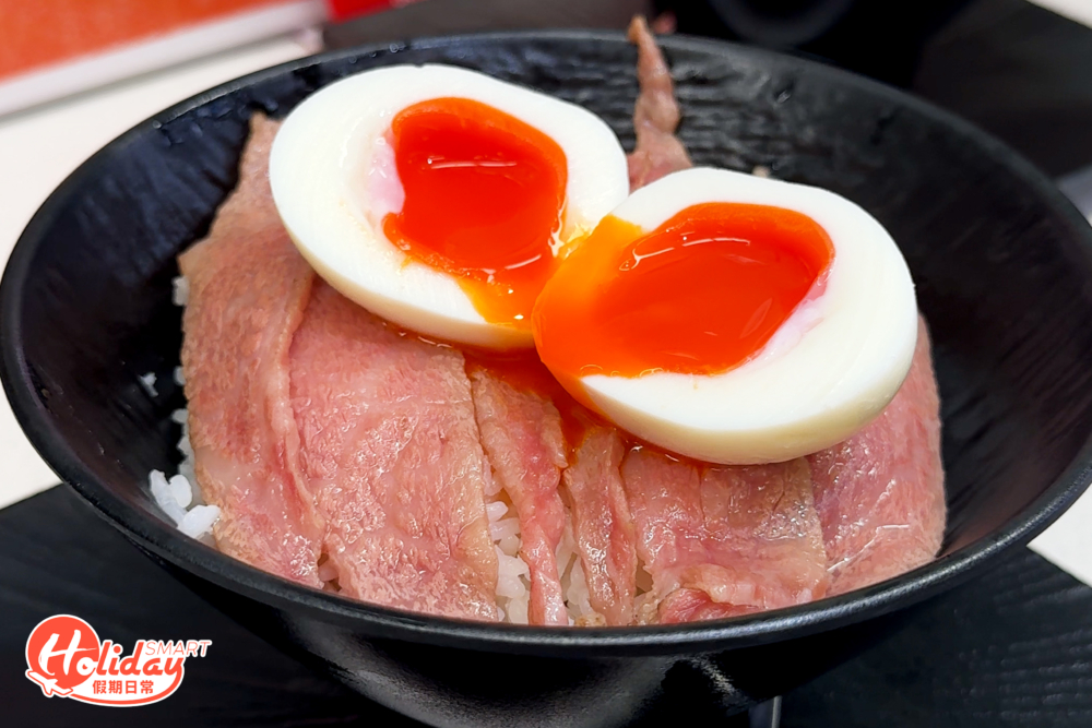牛丼飯上的夢王蛋可選生蛋或熟蛋