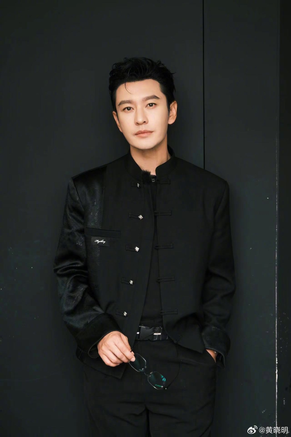 大陸男星黃曉明與Angelababy離婚後,和小他15歲的網紅葉珂緋聞傳足2年,日前終於雙雙承認交往中