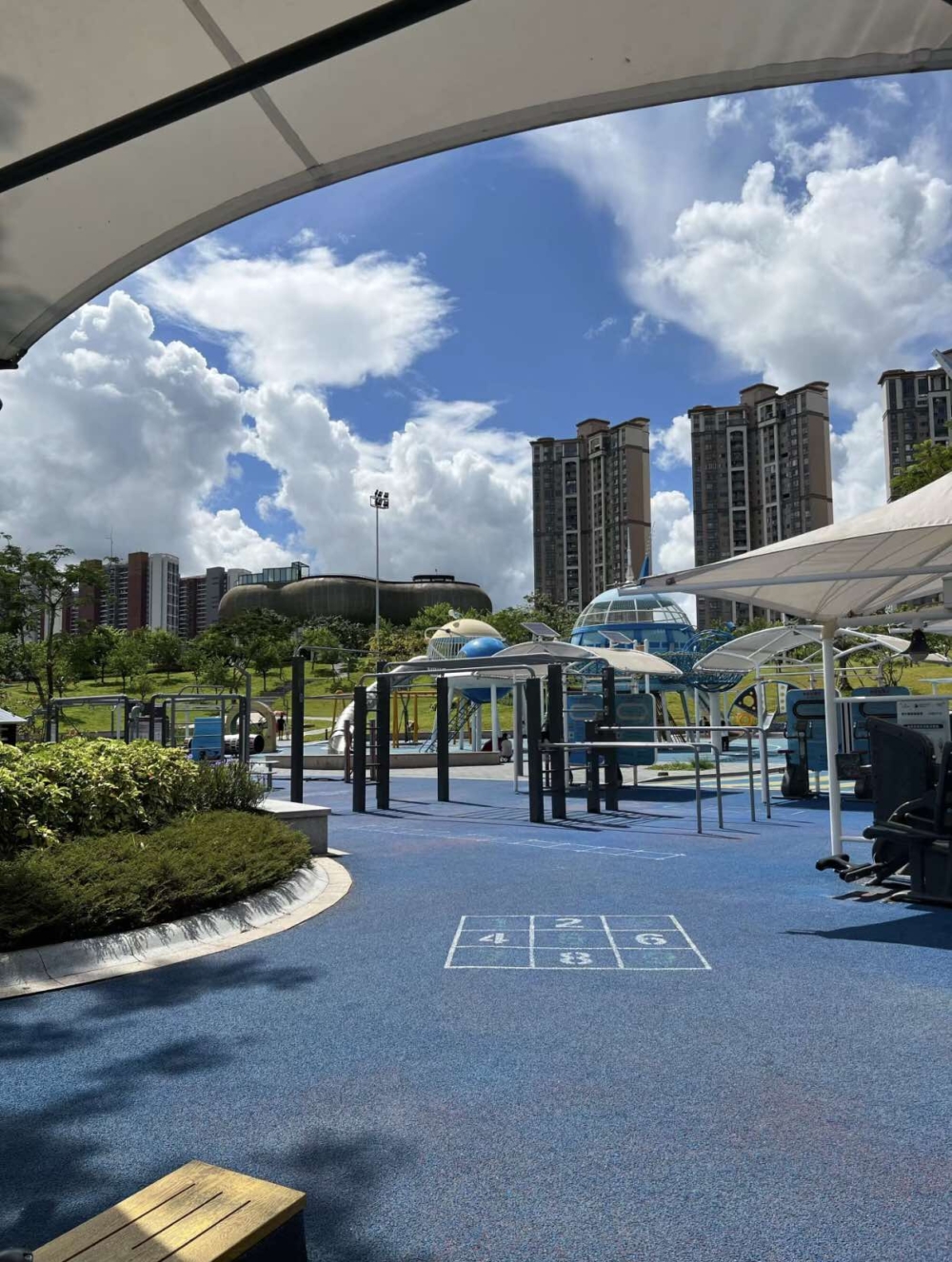 北站中心公園打造了各式各樣的遊樂設施。