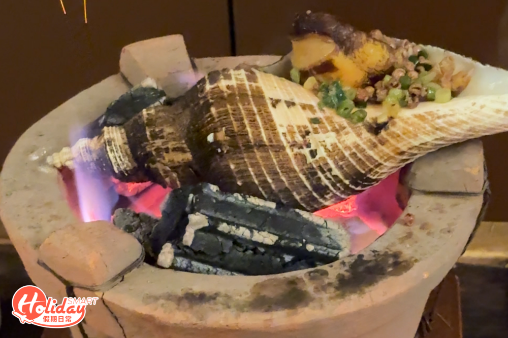 店家主打潮州菜,必食招牌炭烤大響螺、鳳利九肚魚、雞血煲等,