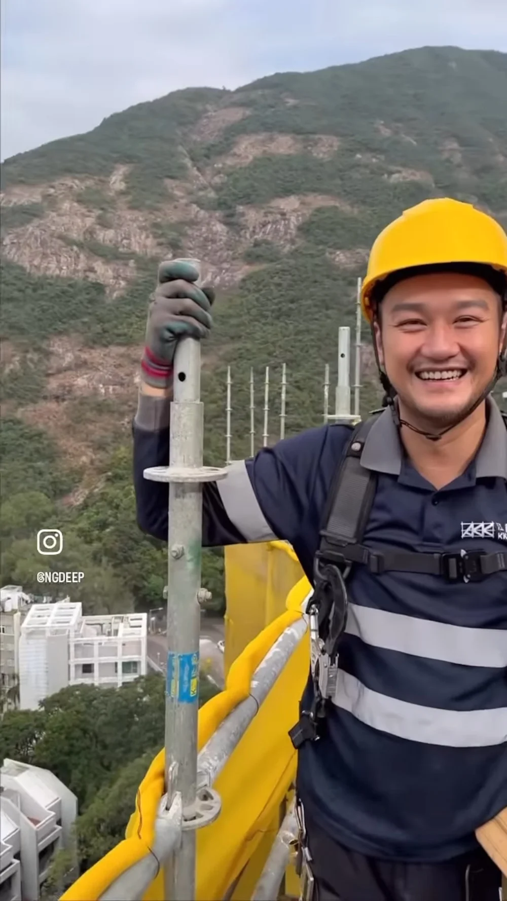 吳浩康(Deep)去年為賺錢養家,放下身段去做地盤工人