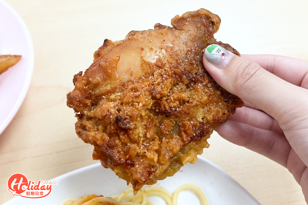 炸雞不厚粉,口感脆到像薯片般。