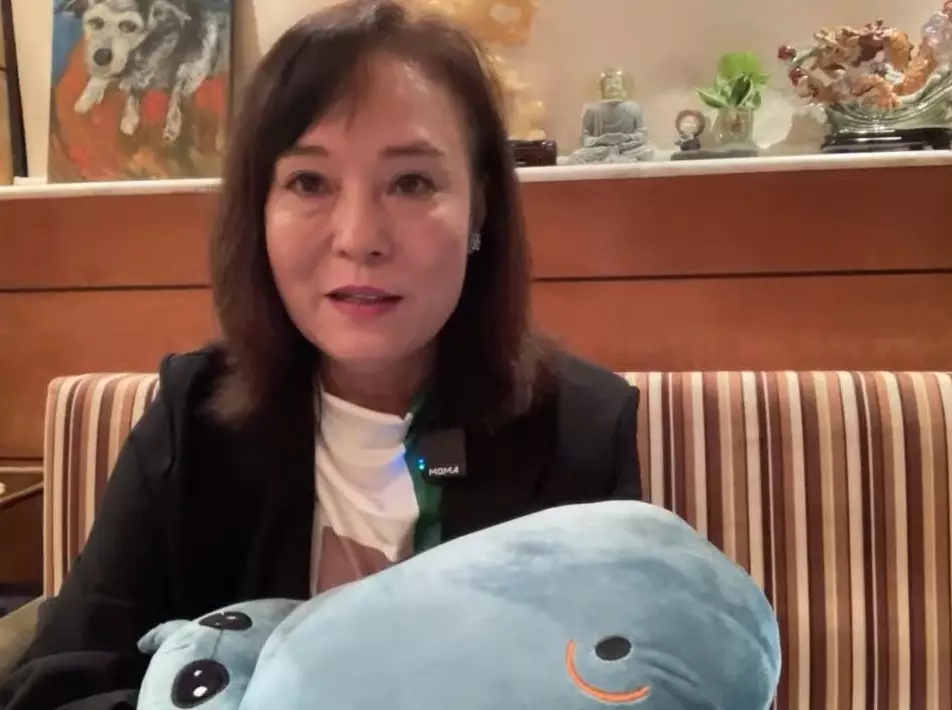 翁靜晶忽然尋找「河馬公仔」，似是想向觀眾透露某些信息！